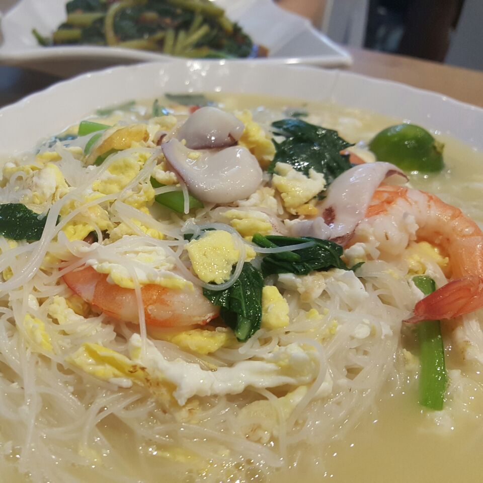 white-beehoon