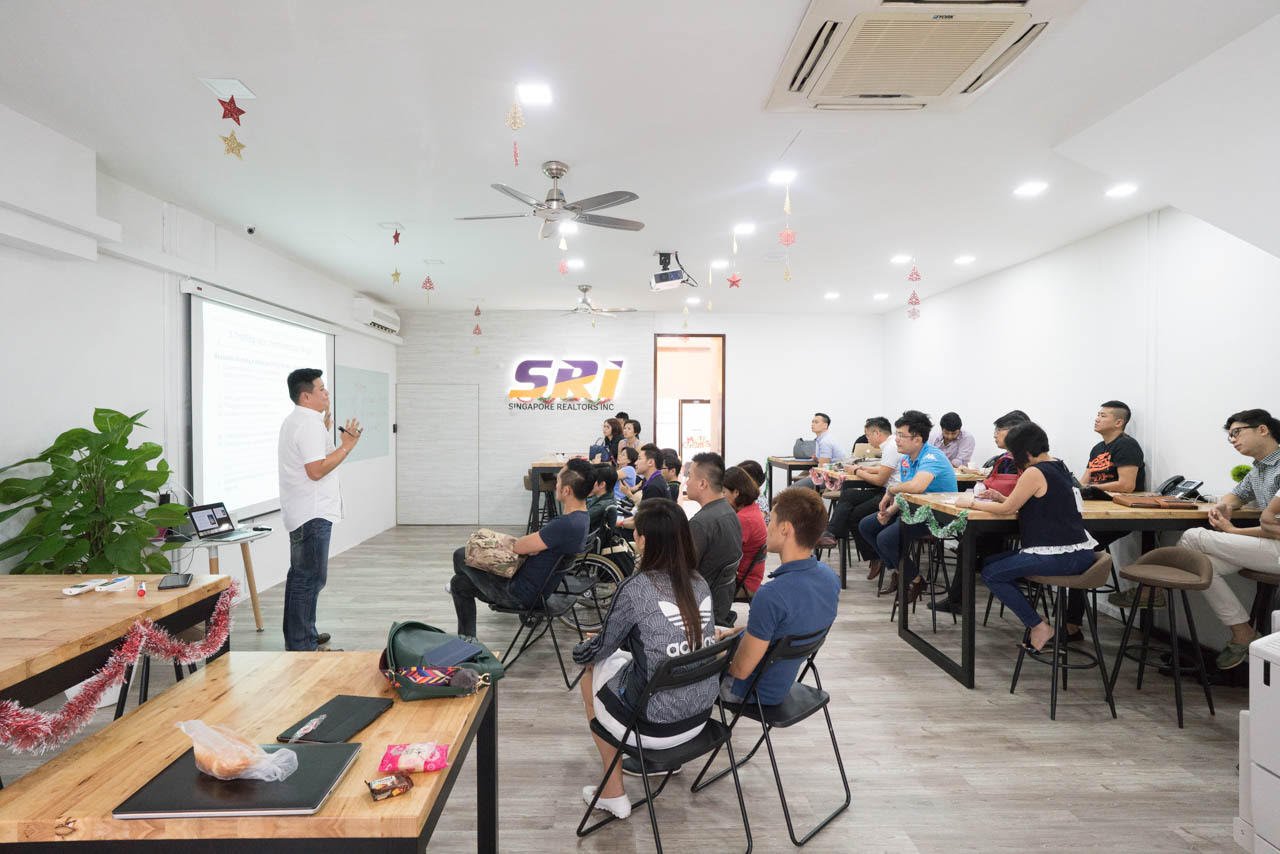 Jackie Chew conducting training at SRI
