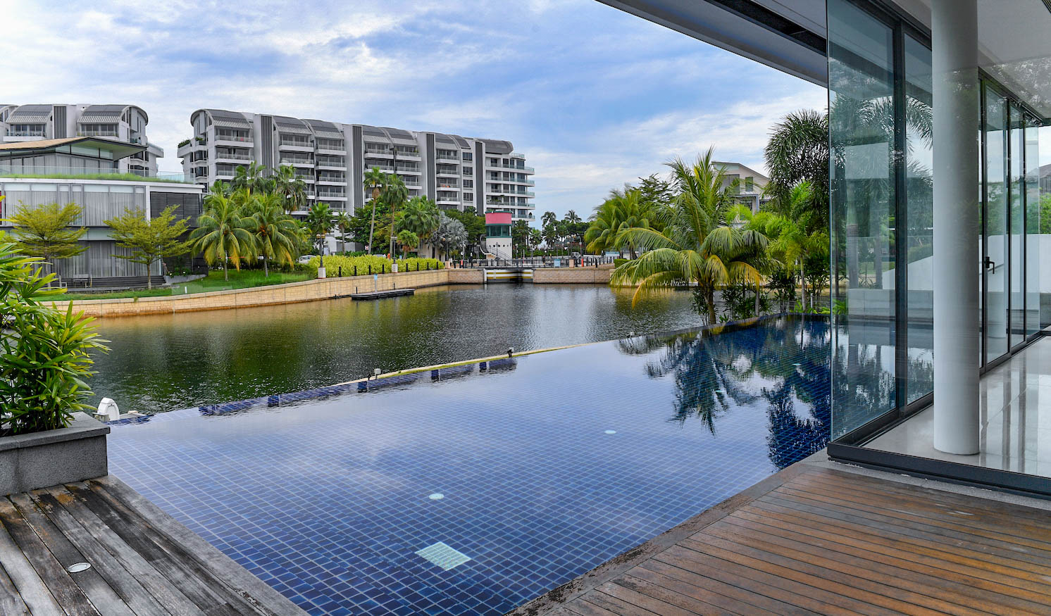 Waterfront villas at Pearl Island come with private pool