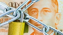 lock on money