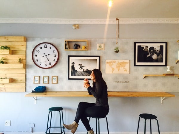 romantic-location-cafe