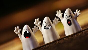 Three plastic ghost toys