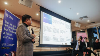 Dr Boaz moderating a Q&A session