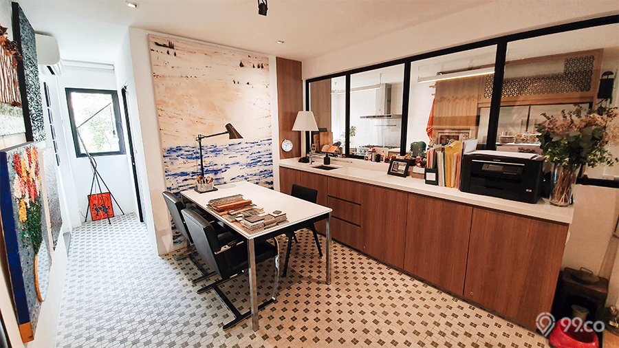 ang mo kio hdb jumbo flat work studio