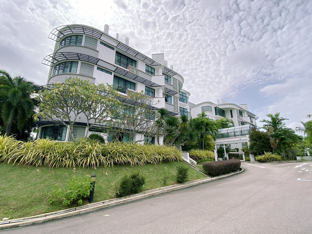 queen astrid gardens en bloc