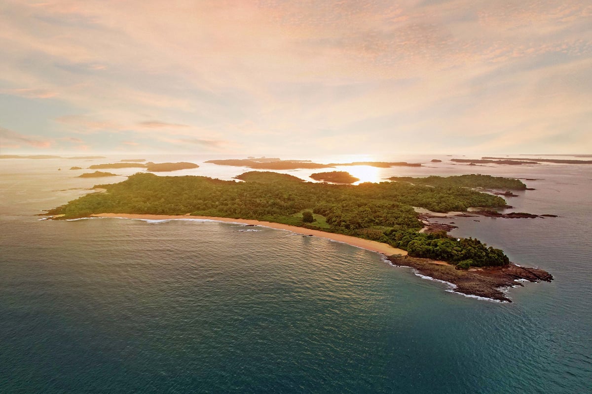 Islas Cayonetas at sunset