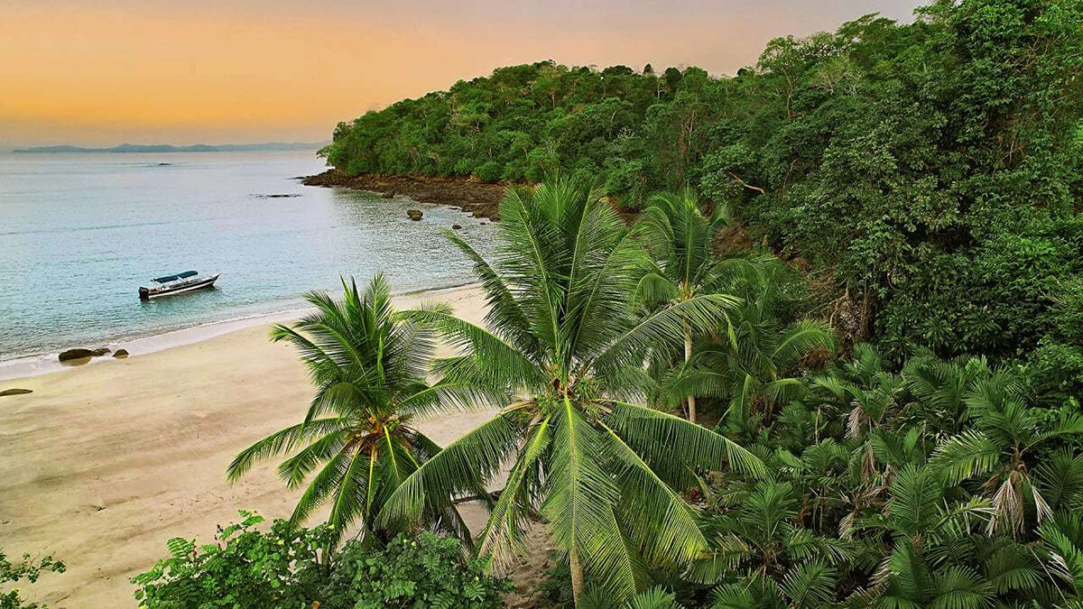 Beach at Islas Cayonetas