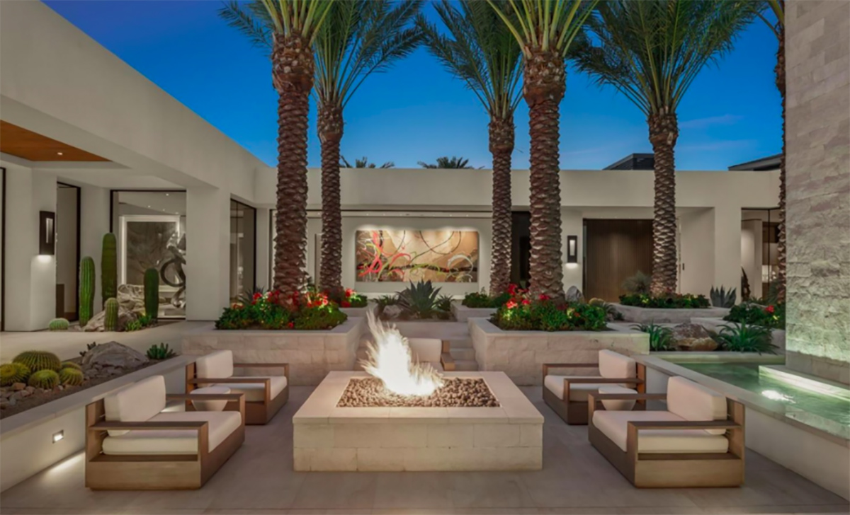 Tim Cook house La Quinta entertaining area