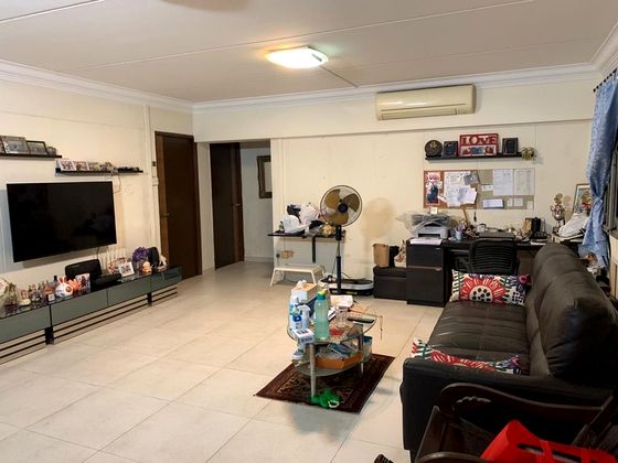 5-room flat in 181 Stirling Road