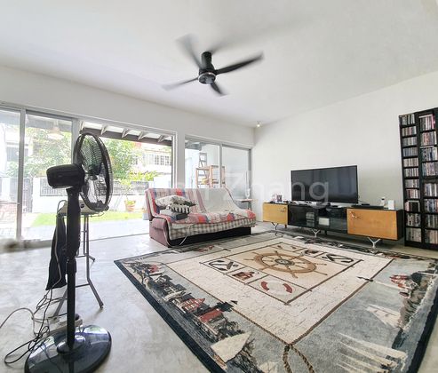 4 bed house at Hong Leong Garden