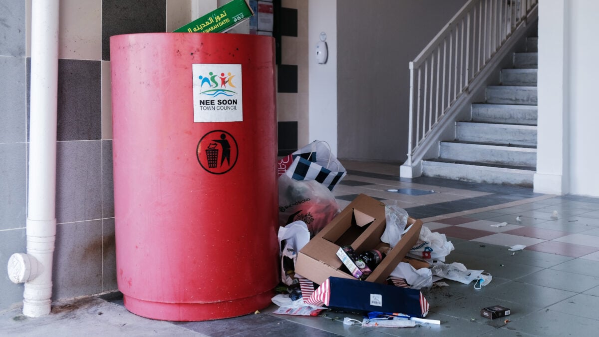 Eyesore,At,Common,Void,Deck,Of,Hdb,Estate
