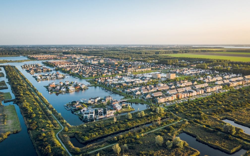 Netherlands polder and housing co-existing