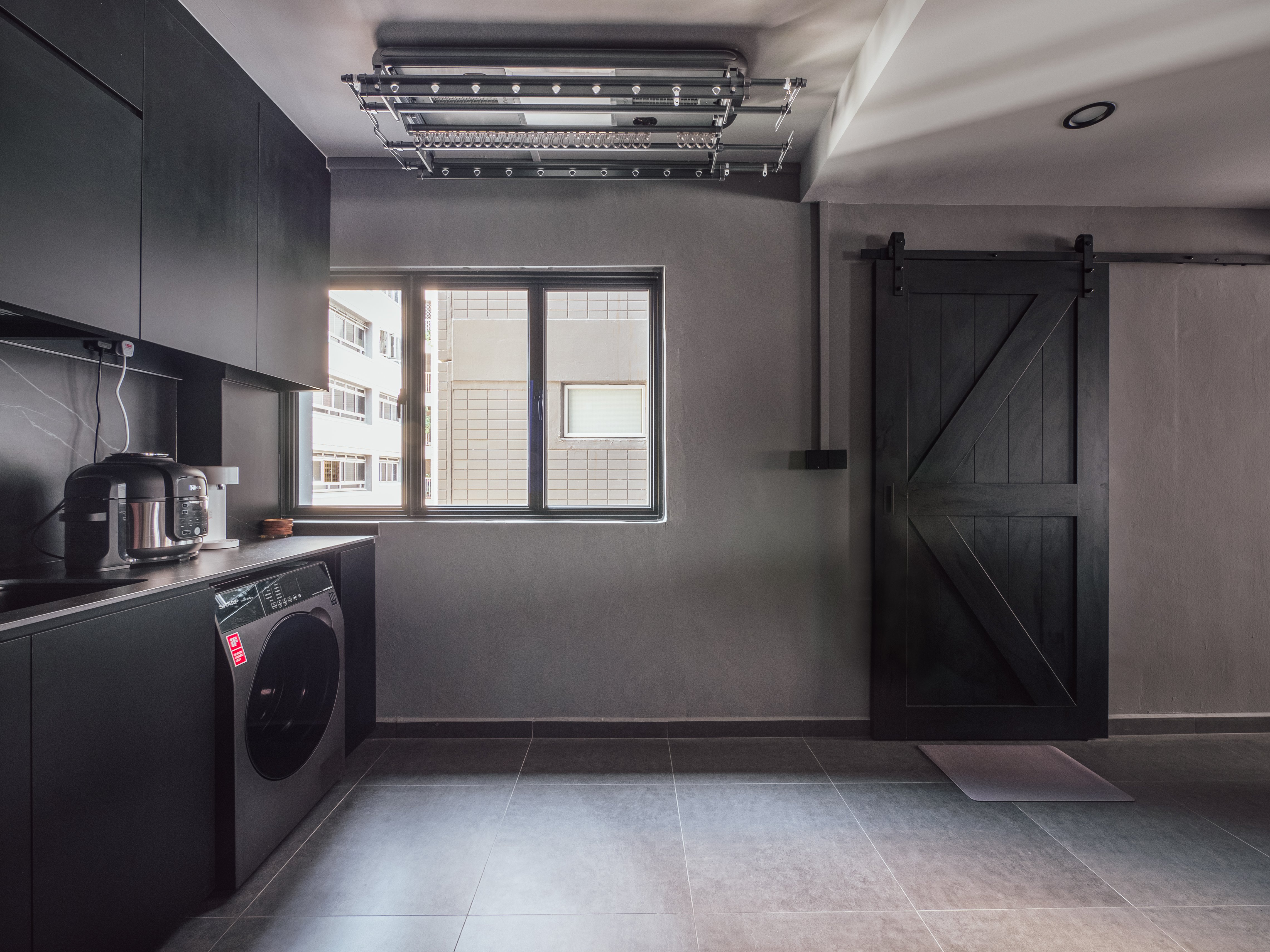 the kitchen of Nigel and Charlene's flat