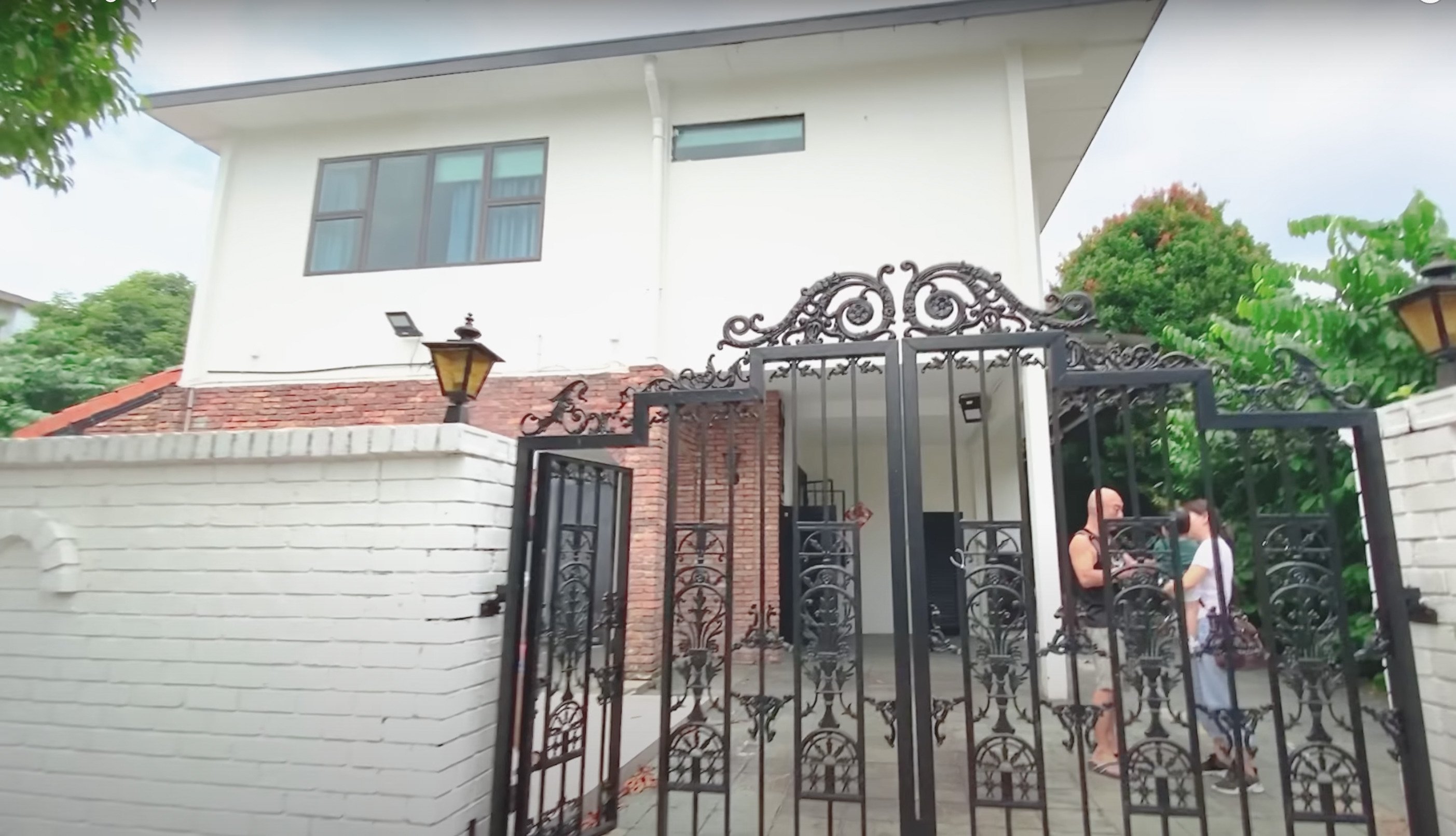 naomi neo new house before it's torn down