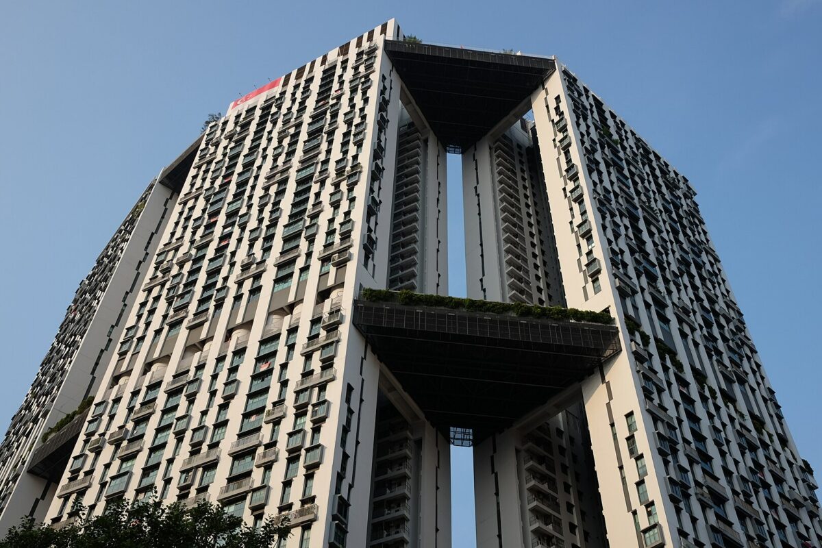 pinnacle @ duxton record-breaking resale flat transaction