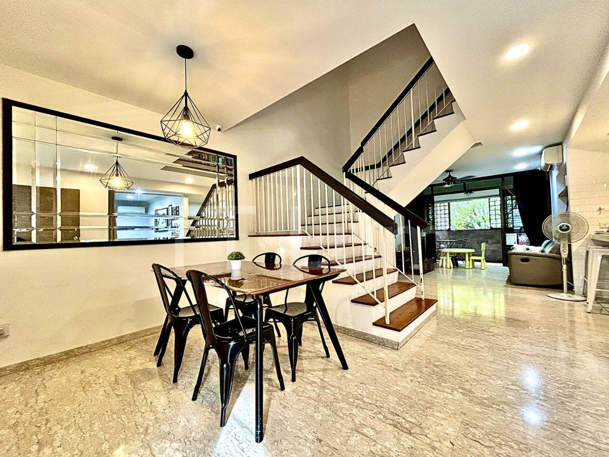 Bukit Panjang maisonette under S$1 million