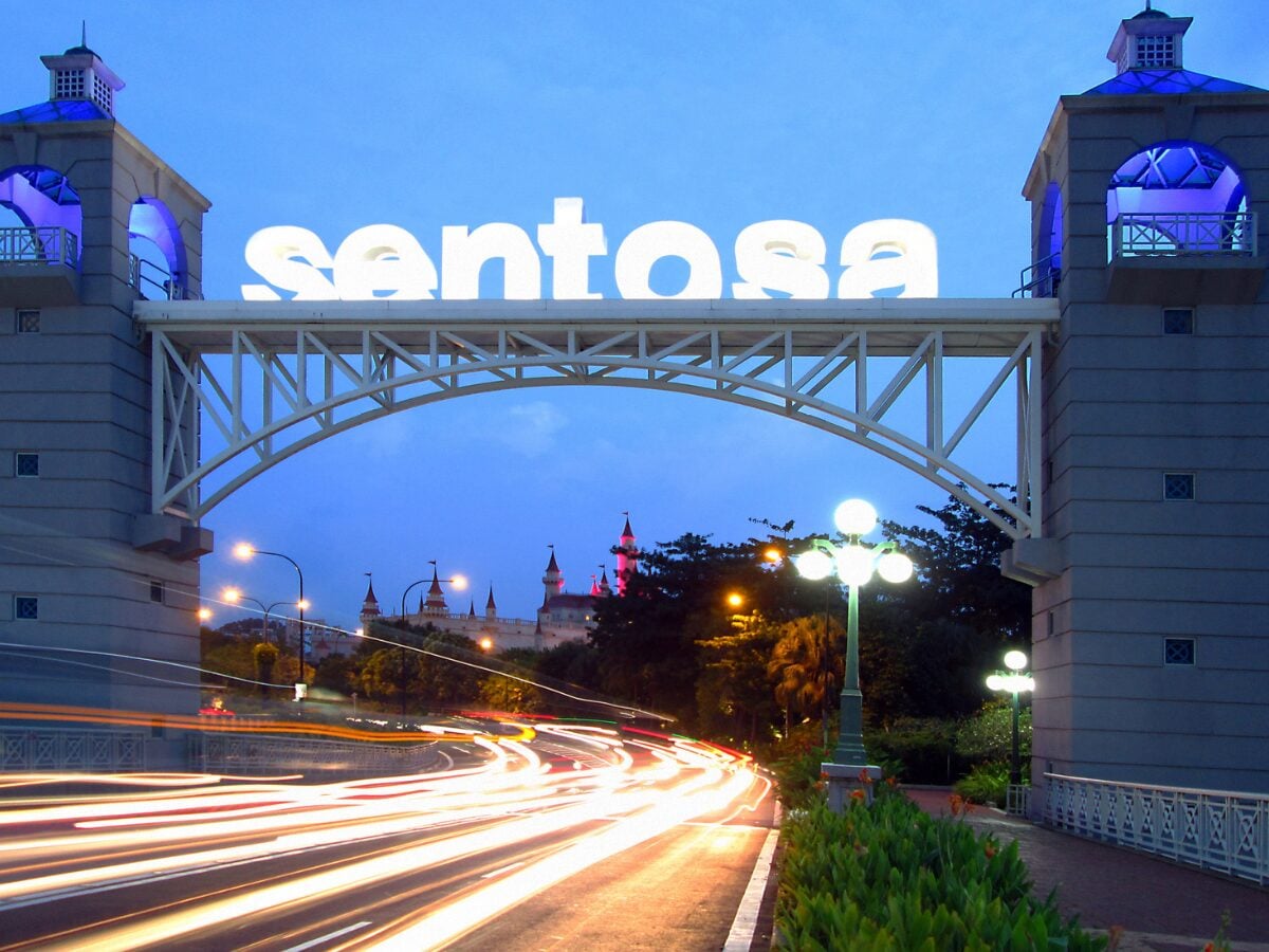 entrance-sentosa-island-singapore