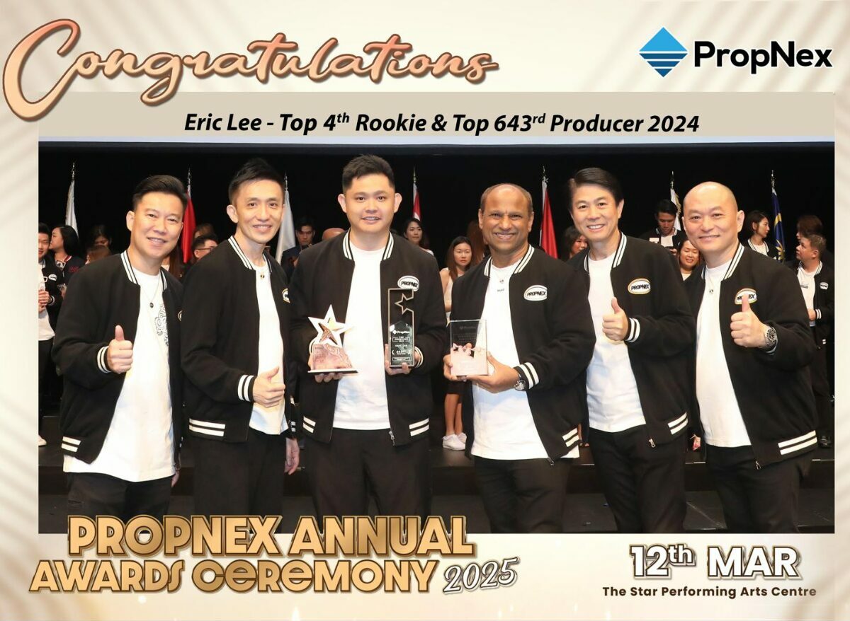 Eric Lee receiving his PropNex Top 4th Rookie award for 2024. 